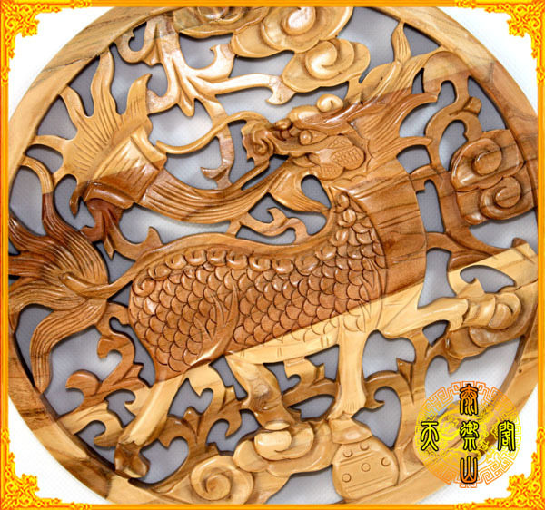 厂家供应 桃木工艺品批发 家居饰品 客厅装饰品 木雕麒麟献宝挂件